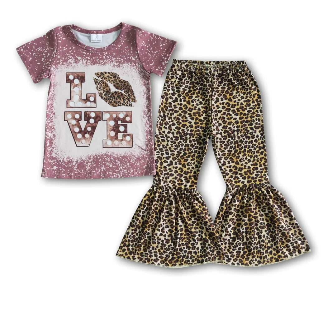 Cheetah Love Lips Bell Set